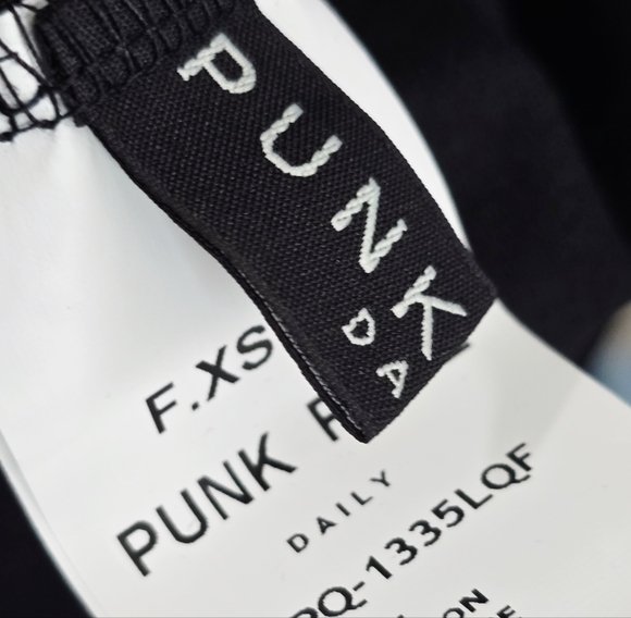 Punk Rave Black U Neckline Flared Sleeve Cuffs With Paneled Lace Trim - Picture 9 of 9